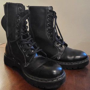 Women's Black 10-Eye Gibson Boot (Tuk - Size 6)